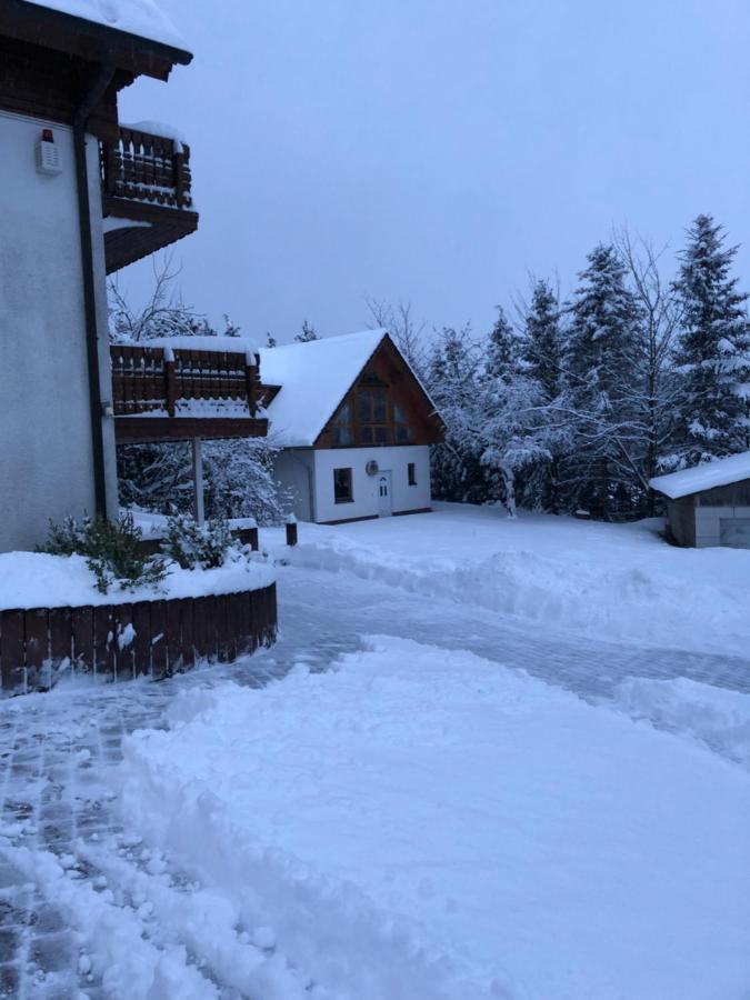 Haus Kleewiese Ulmen Esterno foto